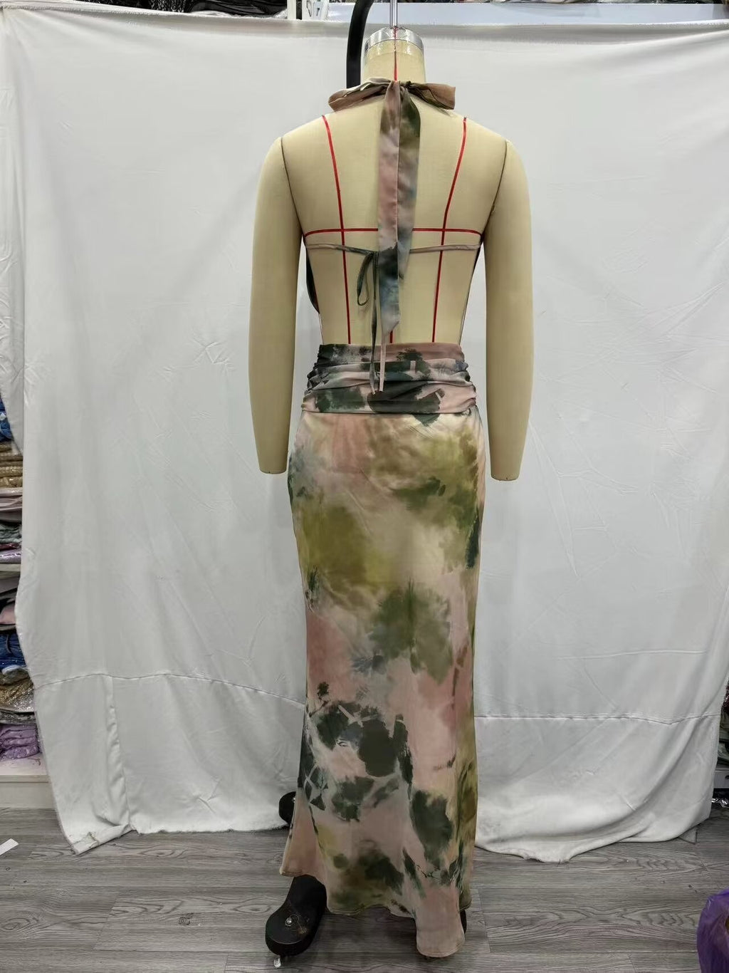 Twinie Halter Collar Printed Vest Skirt Set