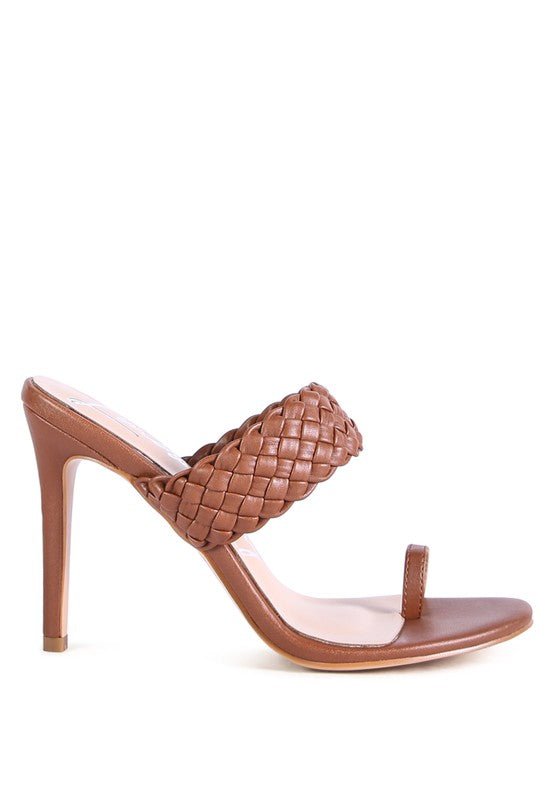 HIGH PERKS WOVEN STRAP TOE RING SANDALS - NUTRAL ATTIRE