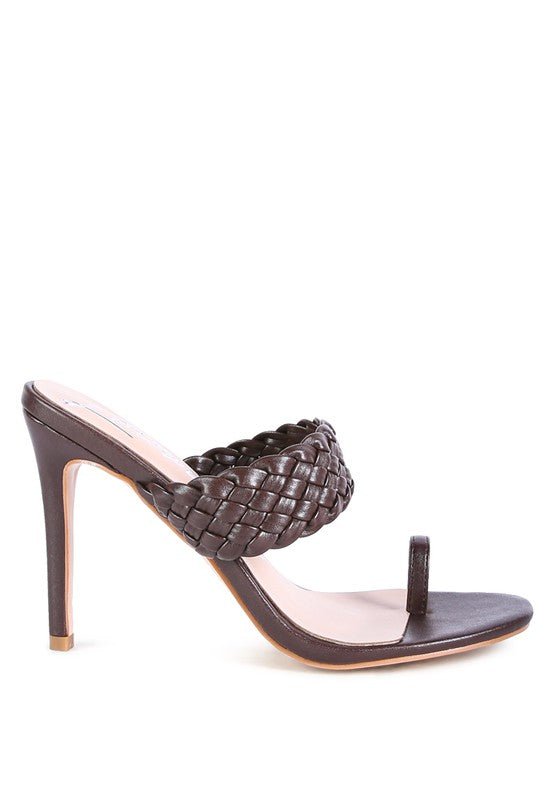 HIGH PERKS WOVEN STRAP TOE RING SANDALS - NUTRAL ATTIRE