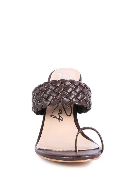 HIGH PERKS WOVEN STRAP TOE RING SANDALS - NUTRAL ATTIRE